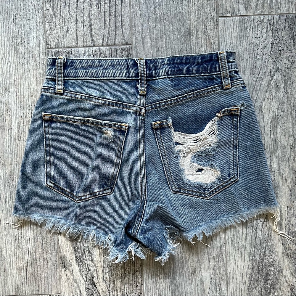 Abercrombie denim Annie high rise shorts - Picture 2 of 3